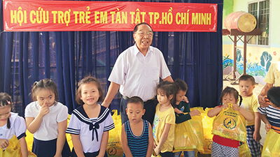 Ông Sáu Chí - Một tấm lòng nhân ái với trẻ khuyết tật