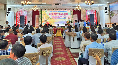 Phóng viên Tạp chí Tình thương và Cuộc sống được tỉnh Bạc Liêu tặng bằng khen                         
